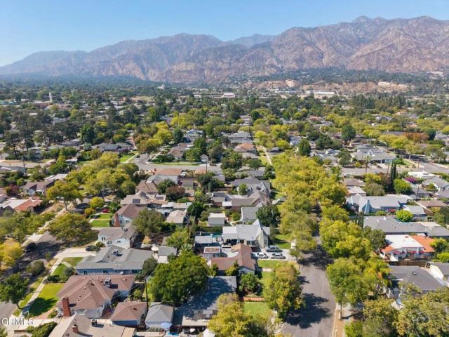 395 N Daisy Avenue, Pasadena, CA 91107