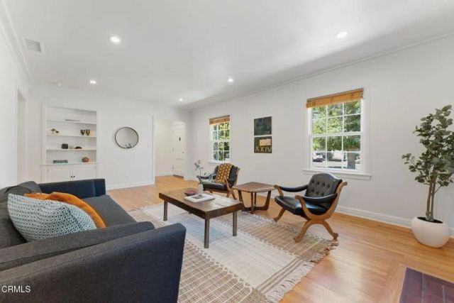 395 N Daisy Avenue, Pasadena, CA 91107