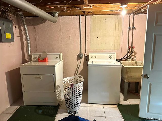 25112 Madden Street, Taylor, MI 48180