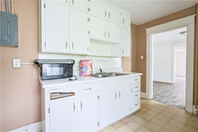 2512 Jules Street, St Joseph, MO 64501