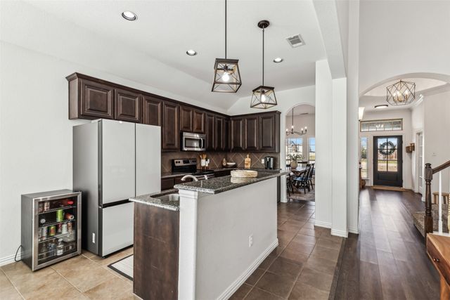 112 Cardiff Lane, Waxahachie, TX 75167