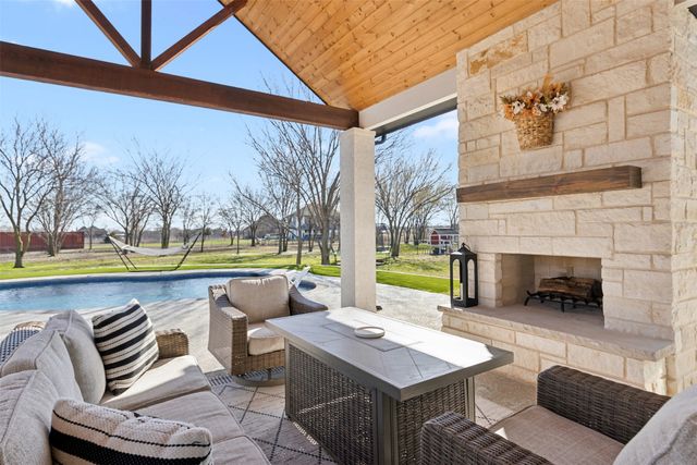 112 Cardiff Lane, Waxahachie, TX 75167