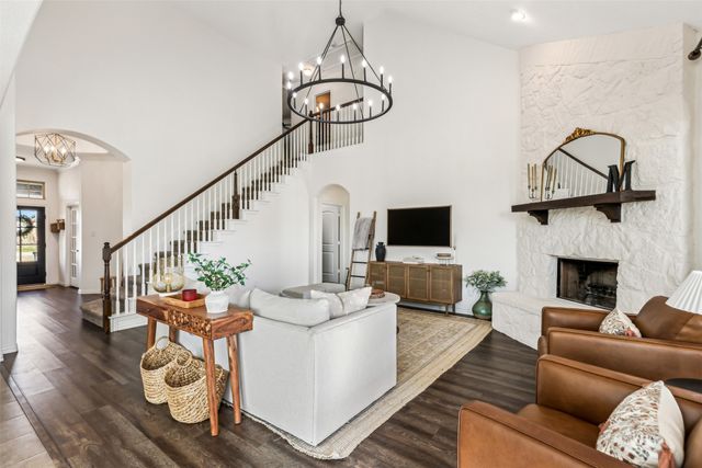 112 Cardiff Lane, Waxahachie, TX 75167