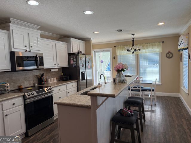 50 Meadow View Street, Newnan, GA 30263