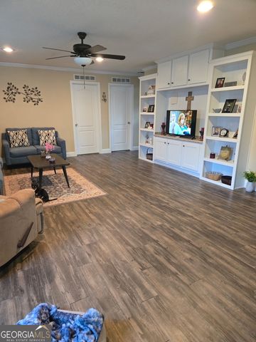 50 Meadow View Street, Newnan, GA 30263