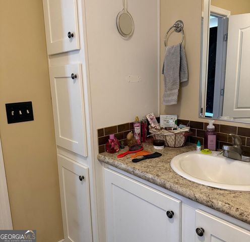 50 Meadow View Street, Newnan, GA 30263