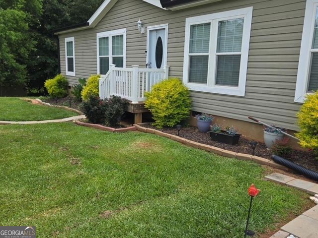 50 Meadow View Street, Newnan, GA 30263