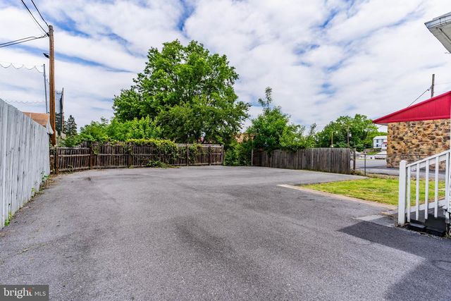 205 QUEEN ST, Shippensburg, PA 17257