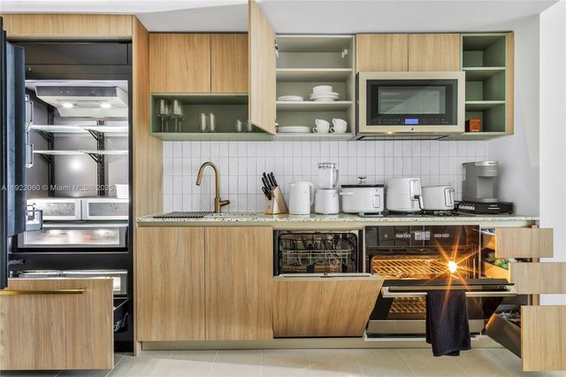 159 NE 6th St 3209, Miami, FL 33132