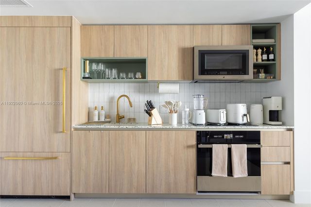 159 NE 6th St 3209, Miami, FL 33132