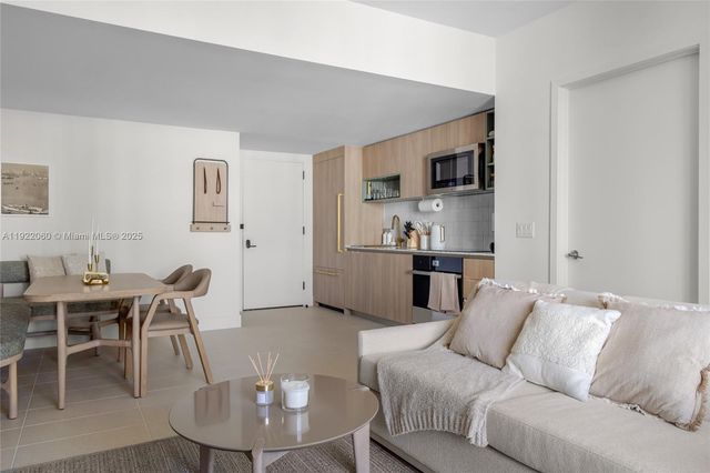 159 NE 6th St 3209, Miami, FL 33132