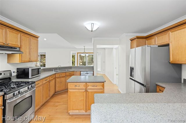 35260 Bradford Drive, New Baltimore, MI 48047