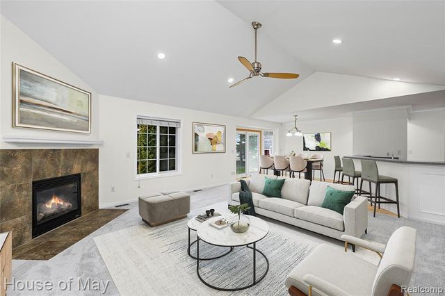 35260 Bradford Drive, New Baltimore, MI 48047