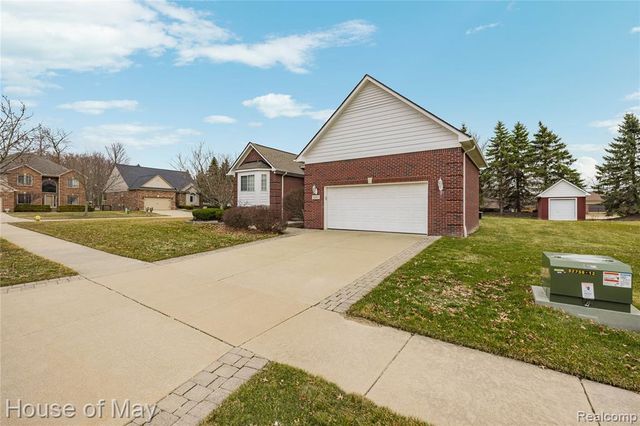 35260 Bradford Drive, New Baltimore, MI 48047