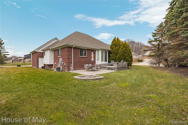 35260 Bradford Drive, New Baltimore, MI 48047