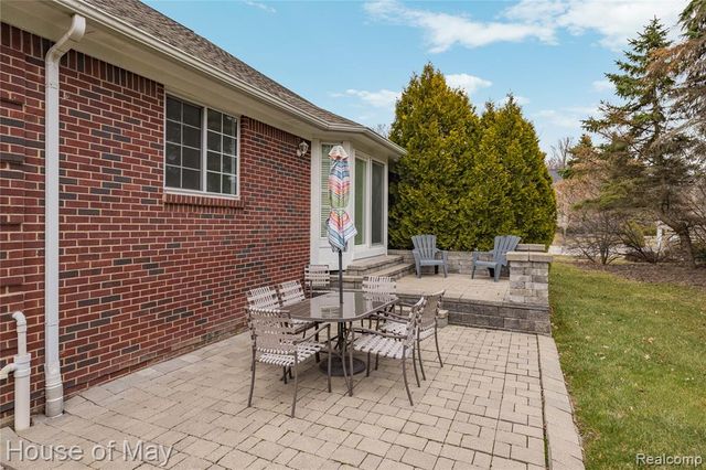 35260 Bradford Drive, New Baltimore, MI 48047