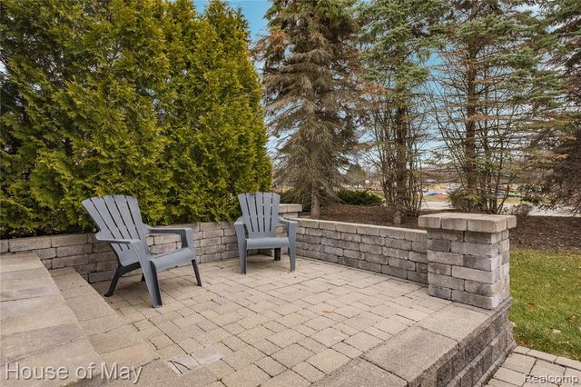 35260 Bradford Drive, New Baltimore, MI 48047