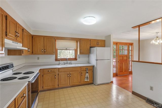 8104 Maple Road, Clay, NY 13041