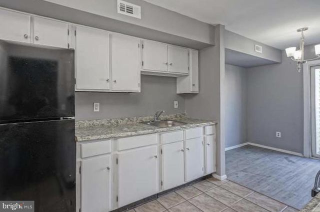 7 LYRIC CT, Sicklerville, NJ 08081