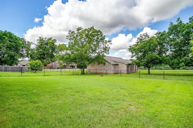 505 N Avenue E, Springtown, TX 76082