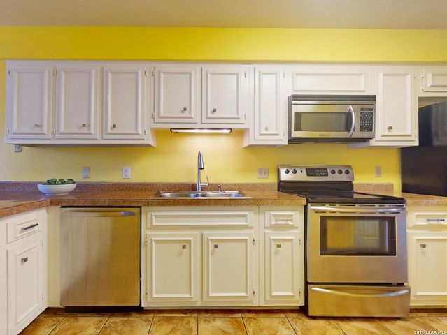 2611 Eisenhauer Rd Apt 506, San Antonio, TX 78209