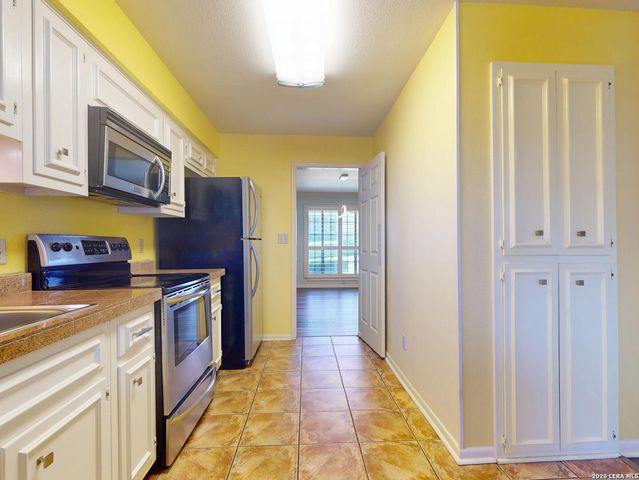 2611 Eisenhauer Rd Apt 506, San Antonio, TX 78209
