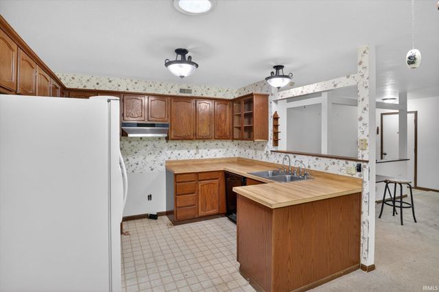 53575 Hyde Park Drive, Bristol, IN 46507