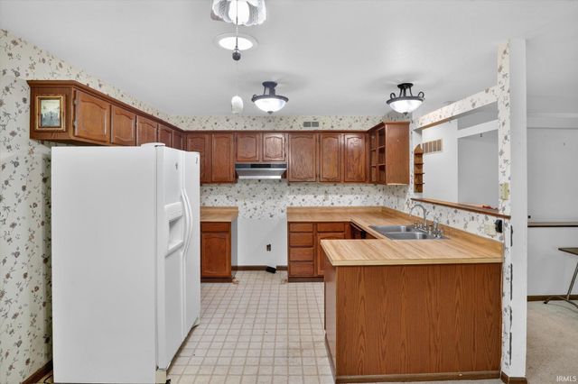 53575 Hyde Park Drive, Bristol, IN 46507