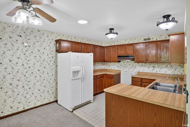 53575 Hyde Park Drive, Bristol, IN 46507
