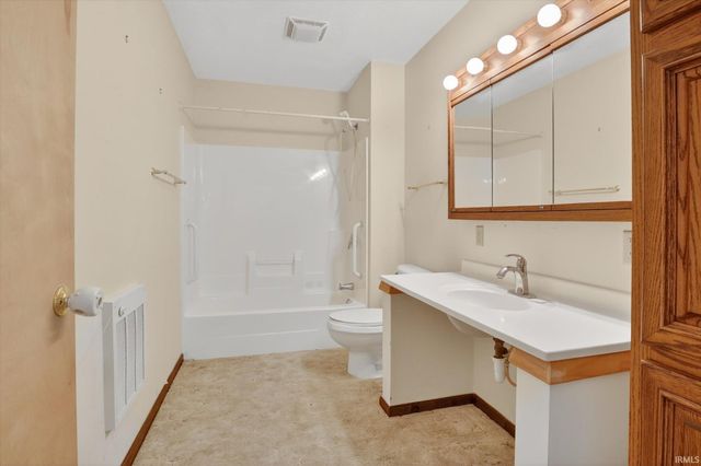 53575 Hyde Park Drive, Bristol, IN 46507