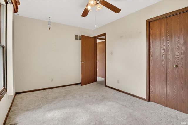 53575 Hyde Park Drive, Bristol, IN 46507