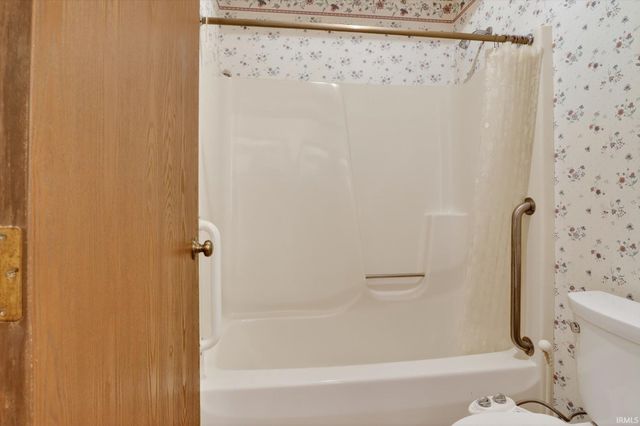53575 Hyde Park Drive, Bristol, IN 46507
