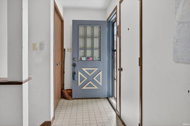 53575 Hyde Park Drive, Bristol, IN 46507