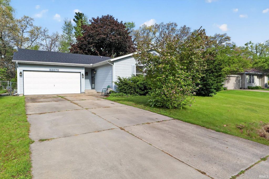 53575 Hyde Park Drive, Bristol, IN 46507
