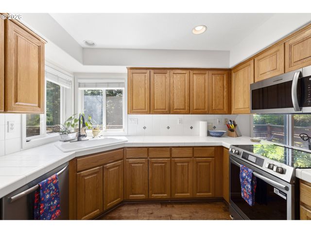 16591 Se CATLYN WOODS Dr, Milwaukie, OR 97267