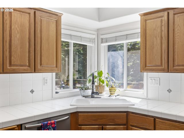16591 Se CATLYN WOODS Dr, Milwaukie, OR 97267