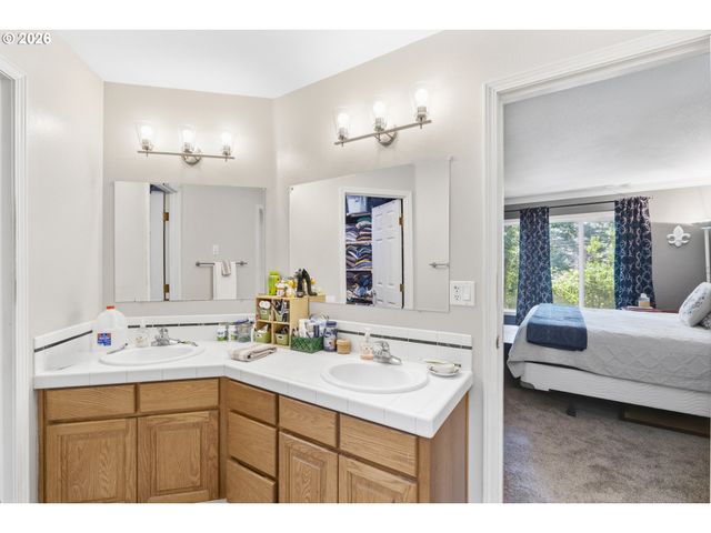 16591 Se CATLYN WOODS Dr, Milwaukie, OR 97267