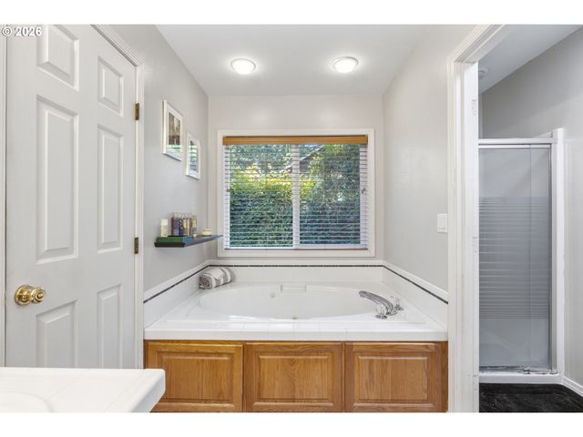 16591 Se CATLYN WOODS Dr, Milwaukie, OR 97267