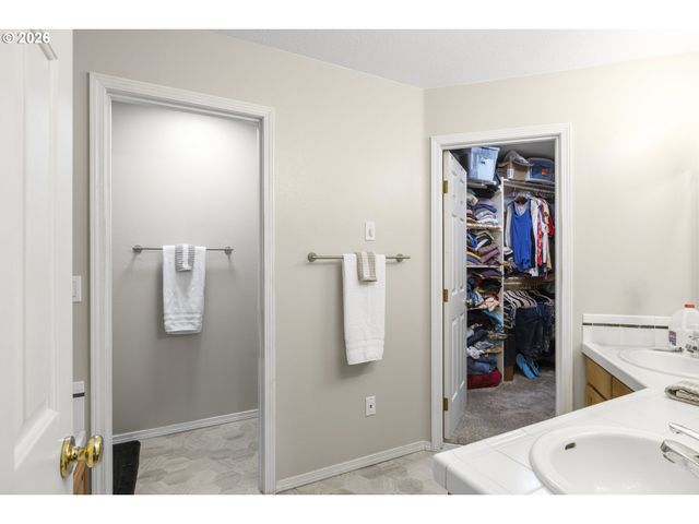 16591 Se CATLYN WOODS Dr, Milwaukie, OR 97267