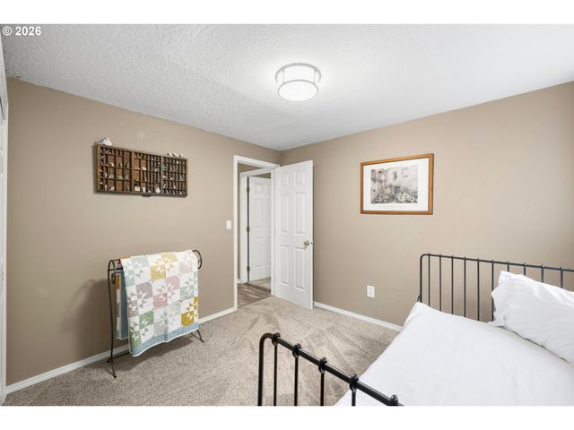 16591 Se CATLYN WOODS Dr, Milwaukie, OR 97267