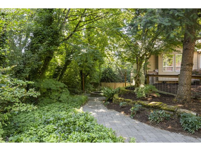 16591 Se CATLYN WOODS Dr, Milwaukie, OR 97267