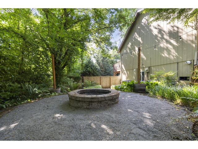 16591 Se CATLYN WOODS Dr, Milwaukie, OR 97267
