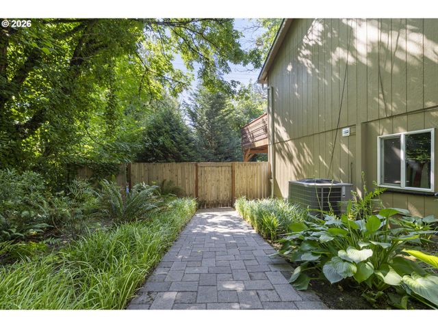 16591 Se CATLYN WOODS Dr, Milwaukie, OR 97267
