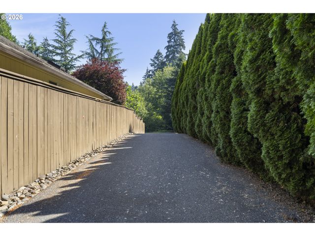 16591 Se CATLYN WOODS Dr, Milwaukie, OR 97267