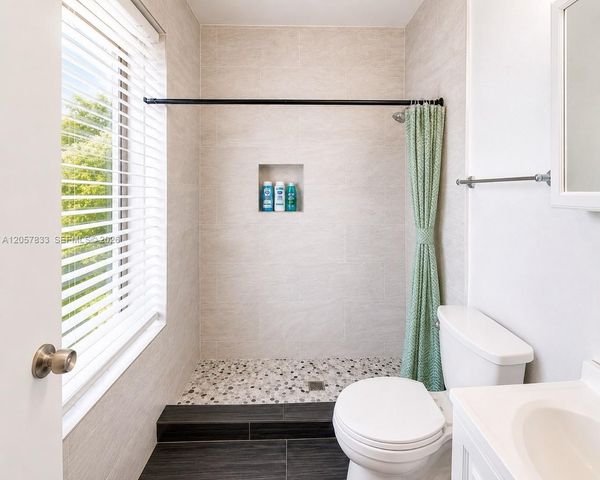 3025 Indian Creek Dr 310 310, Miami Beach, FL 33140