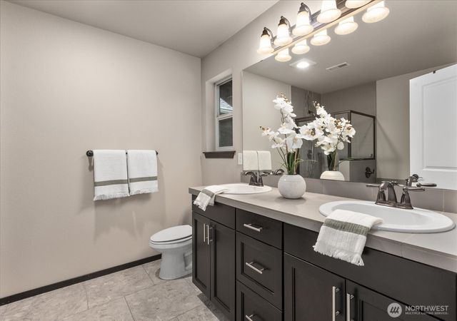 19827 Cypress Way Way, Lynnwood, WA 98036