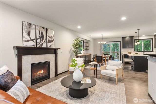 19827 Cypress Way Way, Lynnwood, WA 98036