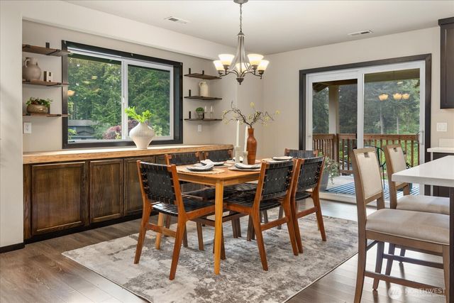 19827 Cypress Way Way, Lynnwood, WA 98036