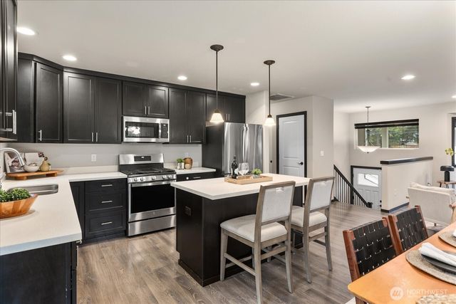 19827 Cypress Way Way, Lynnwood, WA 98036