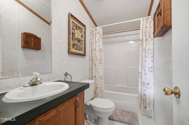 490 Courthouse Drive, Castlewood, VA 24224